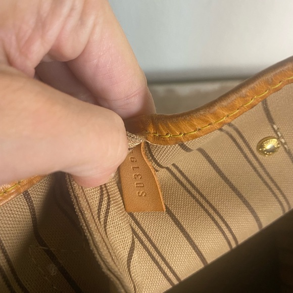 Louis Vuitton MM Neverfull - Picture 3 of 9